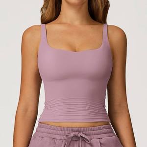 เสื้อครอปท็อปสายเดี่ยวคอกลมสำหรับผู้หญิง ผ้าไร้ตะเข็บ สีดำล้วน เหมาะสำหรับโยคะ ระดับการซัพพอร์ตปานกลาง - Product Image 4