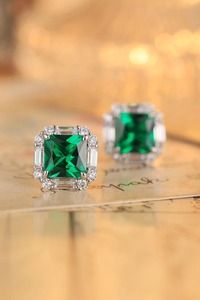 Boucles d'oreilles clous taille princesse en argent 925, design géométrique classique, pour femme, usage quotidien - Product Image 3