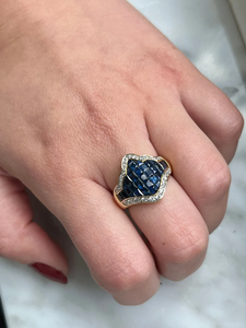 Bague de cocktail en saphir en forme de bouclier, plaqué or 9 carats, sertie pavé, bijoux vintage pour femme, pierre de naissance de septembre, bague de fiançailles - Product Image 4