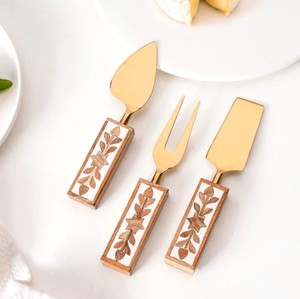 Ensemble de couteaux à fromage de luxe avec manche en bois – Ensemble de couteau et fourchette à fromage en acier inoxydable pour servir gâteau, beurre et fromage - Product Image 1