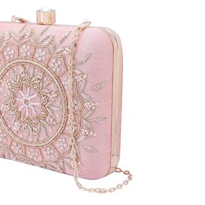 กระเป๋าคลัทช์ปักลายชาติพันธุ์ ราคาไม่แพง ทำมือ สวยเก๋ สำหรับสุภาพสตรี เหมาะสำหรับงานแต่งงาน งานปาร์ตี้ และโอกาสทั่วไป - Product Image 5