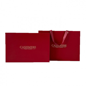 Pañuelo Cuadrado de Seda de Morera 100% de Lujo con Estampado Floral Digital Personalizado y Caja de Regalo - Product Image 5