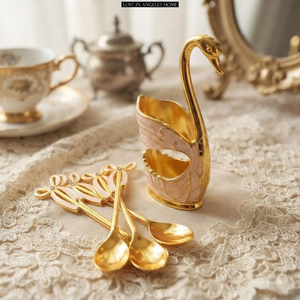 Juego de Cucharas Decorativas Bañadas en Oro con Soporte en Forma de Cisne, Cucharas de Té Doradas de Lujo para Regalo y Decoración de Mesa - Product Image 1