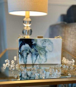 Precioso Bolso de Mano de Resina para Mujer con Diseño Elegante, de Alta Calidad y Lujo, Perfecto para Reuniones y Eventos Formales - Product Image 4