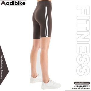 Shorts de compression pour femmes, très demandés, pour la gym et le fitness, avec couleurs personnalisables, respirants et ceinture décorative à rayures avec logo. - Product Image 1