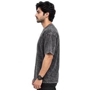 T-shirt pour homme en tissu de qualité supérieure offrant un confort exceptionnel, une durabilité et un style moderne, conçu avec des options OEM. - Product Image 3