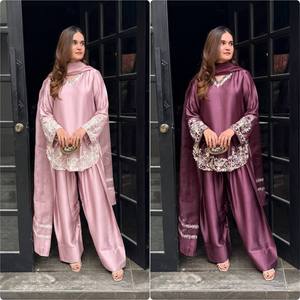 Ensemble ethnique traditionnel rose en soie pour femme, coupe régulière, longueur cheville, manches brodées, dupatta, infroissable et extensible - Product Image 2