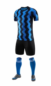 Ensemble de maillot de football personnalisé 100% polyester, impression sublimée, manches courtes, unisexe, vêtements d'équipe pour adultes, évacuation de l'humidité, toutes saisons - Product Image 2