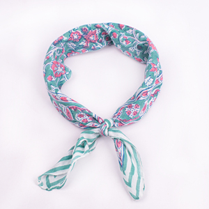 Foulard carré en coton à motif floral, multifonctionnel, décontracté, vintage, bohème, imprimé à la main, bandana, style rétro, doux et enveloppant - Product Image 4