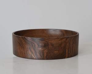 Porte-serviettes en bois finition luxe pour événements gastronomiques, réutilisable. - Product Image 4