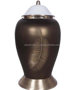 Urna de cremación de metal decorativa antigua de primera calidad, urna conmemorativa duradera con diseño pulido a precio mayorista - Product Image 3