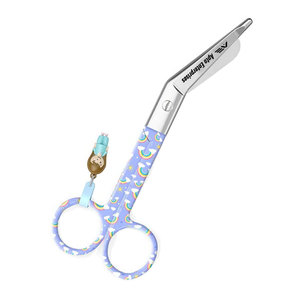 Tijeras de enfermería manuales de acero inoxidable con diseño de pico de pato y arcoíris sobre fondo morado para cortes rápidos de vendajes, uso hospitalario - Product Image 3