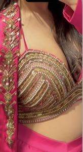 Ensemble 3 pièces tendance rose Rani : Blazer bustier imperméable, jupe structurée ajustée et perles – Idéal pour l'été - Product Image 2