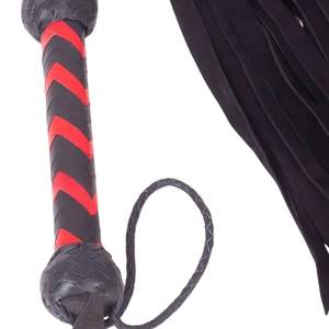 Fouet en cuir de vachette véritable avec cordes fines pour jeux de stimulation - Product Image 6
