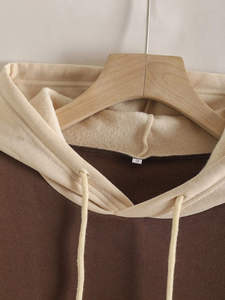 Sudadera con Capucha para Mujer, Color Marrón con Bloques de Color, Hombros Caídos, Manga Larga, Tejido Oversize con Bolsillos, para Otoño - Product Image 4
