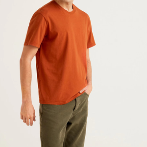 เสื้อยืดผู้ชายสไตล์ฮิปฮอปแบบสบายๆ ราคาดีที่สุด บริการ OEM ปรับแต่งได้ ผลิตจากผ้าฝ้ายถัก 100% ระบายอากาศได้ดี เป็นมิตรกับสิ่งแวดล้อม ดีไซน์ใหม่ สำหรับผู้ใหญ่ - Product Image 4