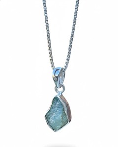 Collar con Colgante de Aguamarina Natural en Bruto, Hecho a Mano, con Plata, Gema, Cristal, Joyería Curativa, Collar Único de Piedra en Bruto - Product Image 1