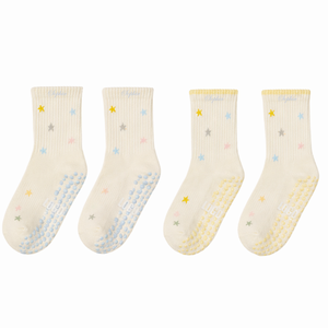Chaussettes de Pilates antidérapantes pour femmes avec logo personnalisé OEM, en coton doux, à adhérence collante, styles variés, jacquard, petites étoiles, multicolores - Product Image 3