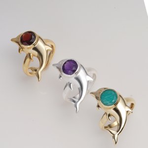 Bague Moku en laiton avec pierre précieuse, motif dauphin, amazonite verte, sertie clos, électroplaquée, ajustable, style glamour inspiré de l'océan - Product Image 4