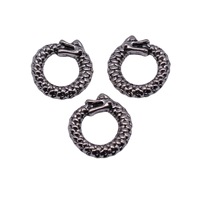 Amuleto de Serpiente Ouroboros Enrollada de 13x12mm en Aleación de Zinc Plateado Antiguo para Tiradores de Cremallera Góticos