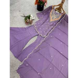 ชุดเสื้อผ้าปาร์ตี้ปักลายสำหรับผู้หญิง พร้อมผ้าคลุมไหล่ - Product Image 6