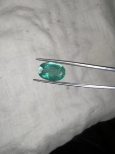 Émeraude naturelle zambienne de 3,48 carats, forme ovale, pierre précieuse vert foncé facettée, pierre précieuse pour la fabrication de bijoux fins, vente en gros - Product Image 3