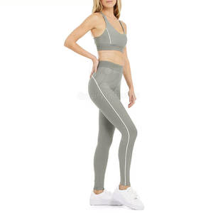 Conjunto de Yoga para Mujer de Cintura Alta Cómodo - Tejido Transpirable Ecológico con Logotipo Frontal, Diseño Ligero de 2 Piezas, Precio Bajo - Product Image 4