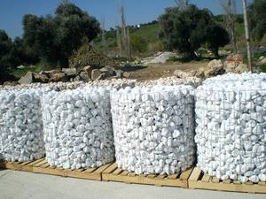 Galets naturels concassés en gros, gravier blanc pour la décoration de jardins et de parcs extérieurs - Product Image 4