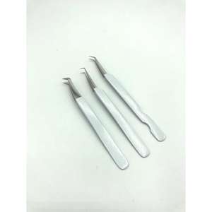 Pince à épiler de luxe en acier inoxydable de précision à pointe lisse, origine Pakistan, modèle 657.0, pour salons de beauté haut de gamme et studios de cils. - Product Image 1