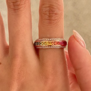 Anillo de Oro Sólido de 14K con Zafiro Princesa Arcoíris y Diamantes Cultivados en Laboratorio, Anillo de Eternidad para Boda o Aniversario para Mujer - Product Image 2