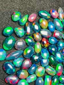Opale d'Éthiopie naturelle, pierre précieuse en vrac, cabochon ovale, jeu de couleurs, cirée et huilée, certifiée IGI, traitée thermiquement pour la fabrication de bijoux - Product Image 1