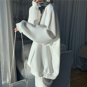 T-shirt à manches longues en maille gaufrée, couleur unie, printemps et automne, prix d'usine Chine, logo personnalisé brodé, Bangladesh. - Product Image 2