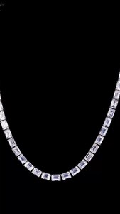 Collier tennis en diamants de laboratoire taille émeraude 30 CT |   Total 30 carats, qualité EF, pureté VVS-VS, certifié IGI |   Or blanc massif 14 carats, bijou de luxe - Product Image 5