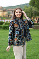 Veste pour femme en velours noir élégamment conçue, ornée de broderies Suzani complexes, art traditionnel et style moderne, manteau pour filles