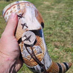 Cuerno Vikingo Medieval para Beber, Cuerno de Vaca y Buey Pulido y Brillante, Personalizado y Hecho a Mano, a Precio Económico - Product Image 2