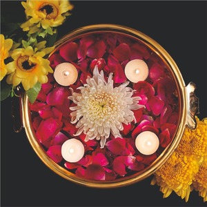Urli de Loto con Acabado de Latón de Lujo, Tazón Decorativo de Metal Martillado al por Mayor, Artículo de Regalo Tradicional Indio para Diwali, Centro de Mesa para el Hogar - Product Image 5