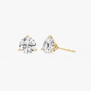 Boucles d'oreilles clous en or 14 carats avec diamant de laboratoire de forme unique, taille brillant couleur D, certifiées IGI, à trois griffes, motif gardien - Product Image 2