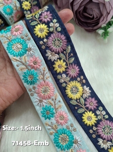Ribete de tela de malla de algodón con bordado floral de gran ancho y flores brillantes para decoración de bordes de vestidos de novia y saris. - Product Image 2