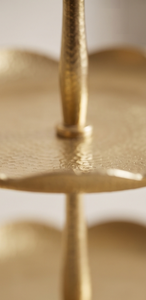 Soporte para Pasteles de Metal Dorado de 3 Niveles Multifuncional con Diseño Festoneado y Asa en Forma de Lazo, Soporte para Exhibición de Pasteles para el Té de la Tarde - Product Image 4