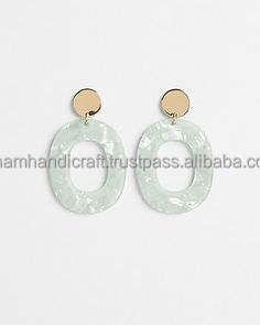 Lujosos pendientes hechos a mano de resina para mujer, colores personalizados, accesorios de moda altamente pulidos DE LA India - Product Image 2