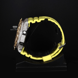 นาฬิกาเพชรโมอิสซาไนต์แบบ Iced Out หน้าปัดสีเหลืองนีออน สายซิลิโคน แสดงผลแบบอนาล็อกและดิจิตอล กันน้ำ สไตล์ฮิปฮอป สำหรับผู้ชาย นาฬิกาแบบสั่งทำพิเศษ - Product Image 4