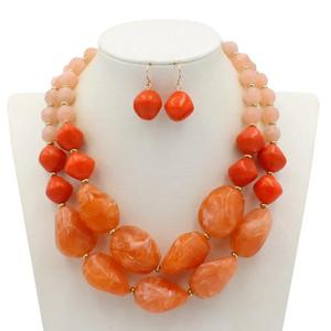 Collier minimaliste en résine |   Pendentif en époxy transparent |   Bijoux faits main élégants, cadeau - Product Image 3