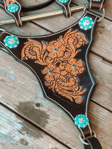 Cabestro de Cuero Occidental de Alta Calidad para Caballo con Conchos Turquesa, Diseño Floral Grabado a Mano, Color Marrón para Equitación - Product Image 2