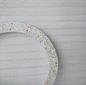 High Quality Handmade Round MOP Wall photo <b>Frame</b> Decorative Pattern Handmade Wall <b>Mount</b> Decorative <b>Frame</b> mother of pearl photo - Product Image 6