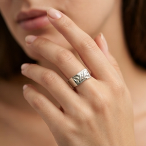 Bague gravée abstraite DIVYORO - Product Image 4