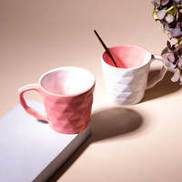 Ensemble de 2 tasses à thé en céramique diamantée rose pastel durables, 80 ml, tasses à expresso avec soucoupes, design italien classique, mugs à café