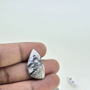 พลอยแท้คุณภาพสูงสุด บัฟฟาโลไวท์ คาโบชอง แบบเม็ดเดี่ยว ขัดเงาอย่างดี ขายส่งจำนวนมาก สำหรับทำเครื่องประดับเงิน ในราคาที่ดีที่สุด - Product Image 1