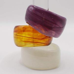 Bracelets en résine faits à la main, accessoires de mode haut de gamme pour femmes, vente en gros, qualité export, impression numérique, TCE uni - Product Image 3