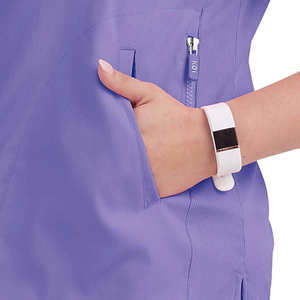 Conjunto de Uniformes Médicos Profesionales al por Mayor para Hospital, Suaves y Transpirables, con Cuello en V, Blusa de Enfermería y Pantalones Cargo para Mujer - Product Image 4