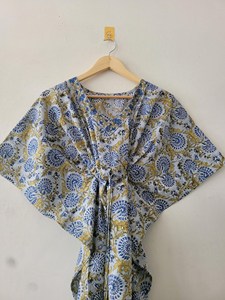 Kimono de Algodón con Estampado Floral, Cierre con Cordón, Elegante para Verano, Cuello en V, Motivos Florales Intrincados, Alta Calidad, Clásico - Product Image 2